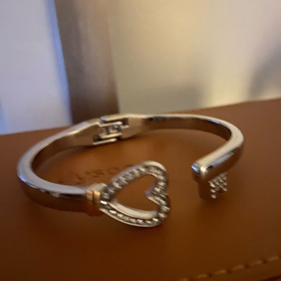 Heart and Key silver tone bracelet. Love ❤️ Key bracelet - Picture 5 of 6